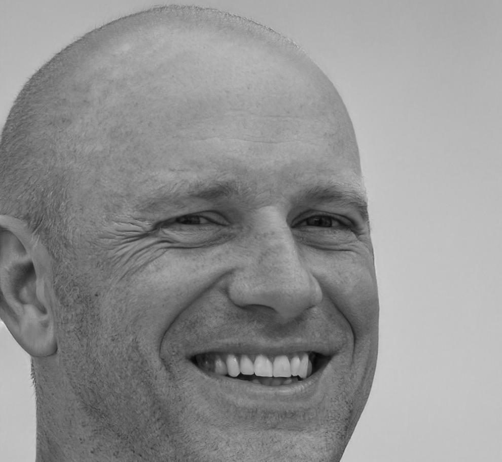 Investment advisor speaking with Canadian families